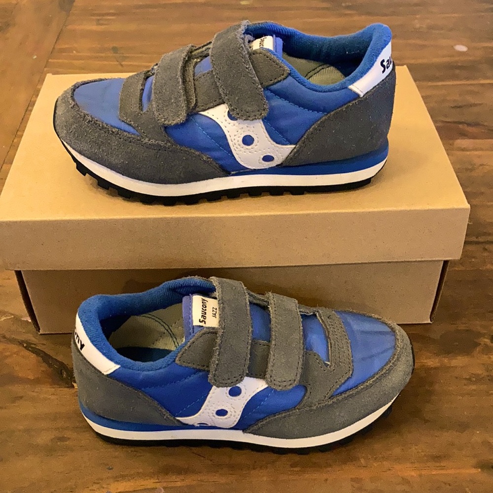 Boy’s Saucony Jazz Double velcro shoes size 11M